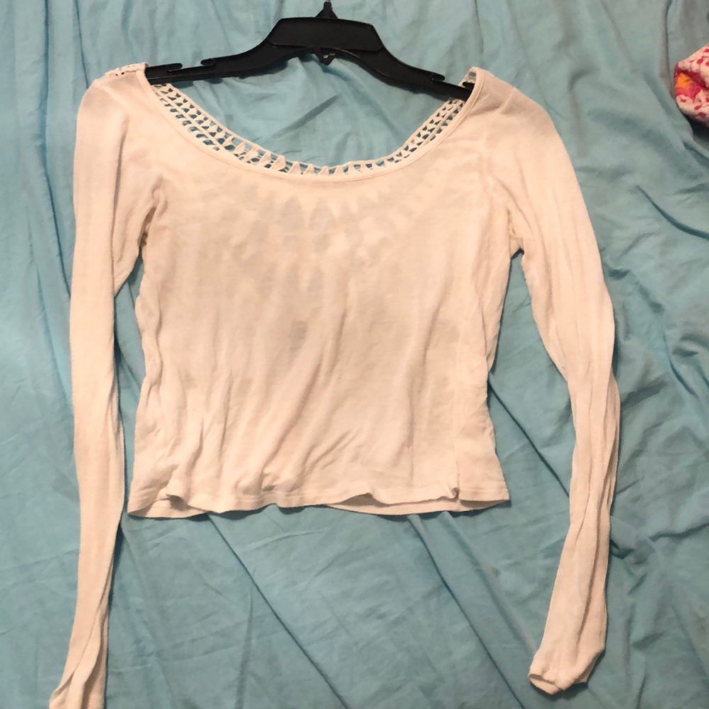Cute white long sleeve shirt!